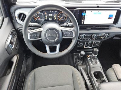 2025 Jeep Wrangler 4-Door Sahara 4x4