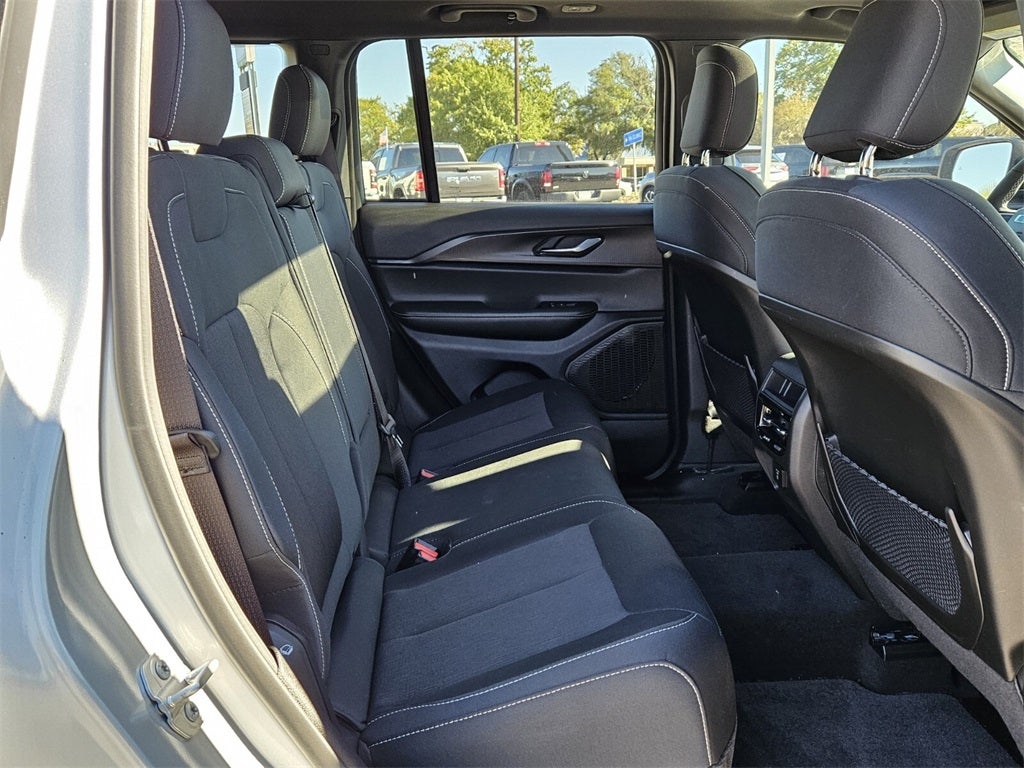 2025 Jeep Grand Cherokee Laredo X 4x2