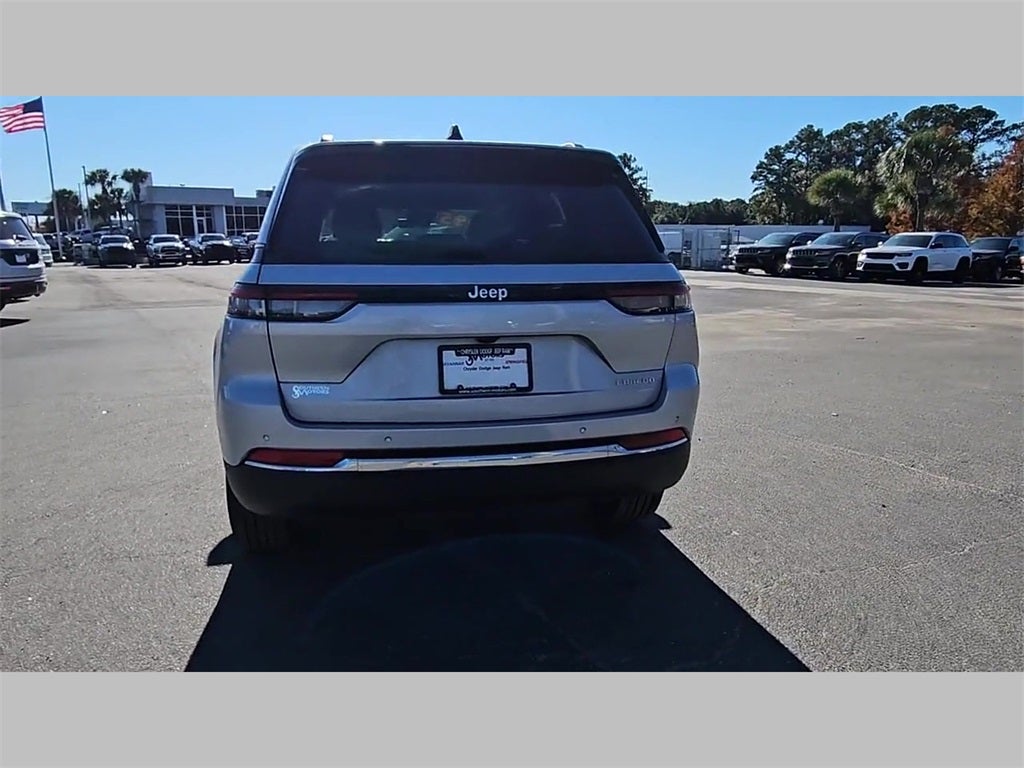 2025 Jeep Grand Cherokee Laredo X 4x2