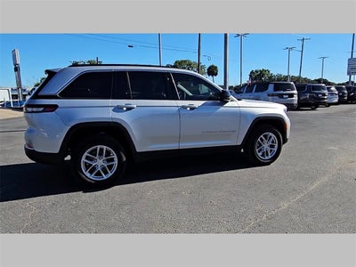 2025 Jeep Grand Cherokee Laredo X 4x2
