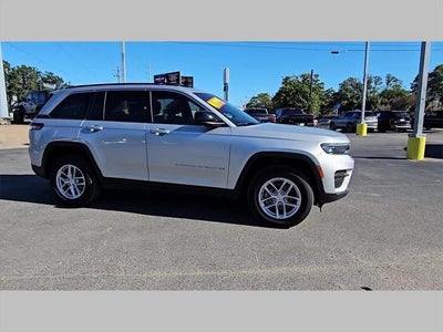 2025 Jeep Grand Cherokee Laredo X 4x2