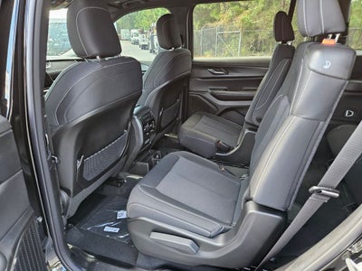 2024 Jeep Grand Cherokee L Laredo X 4x2