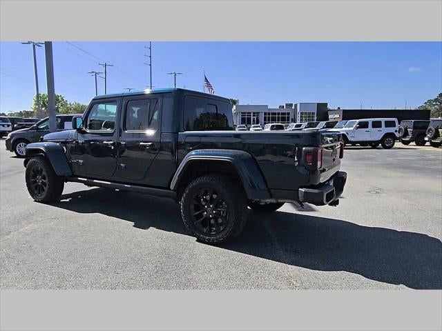 2025 Jeep Gladiator Nighthawk
