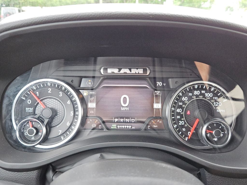 2022 RAM 1500 Big Horn Crew Cab 4x4 5'7' Box