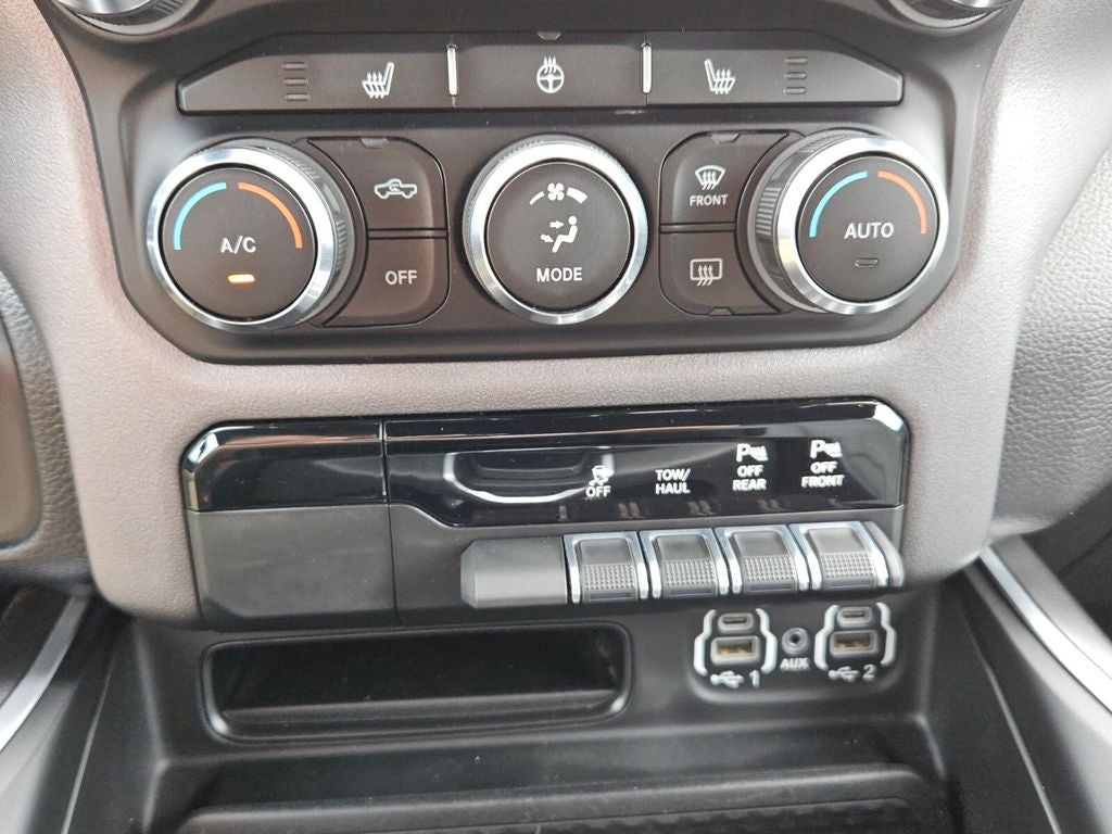 2021 RAM 1500 Big Horn Crew Cab 4x4 5'7' Box