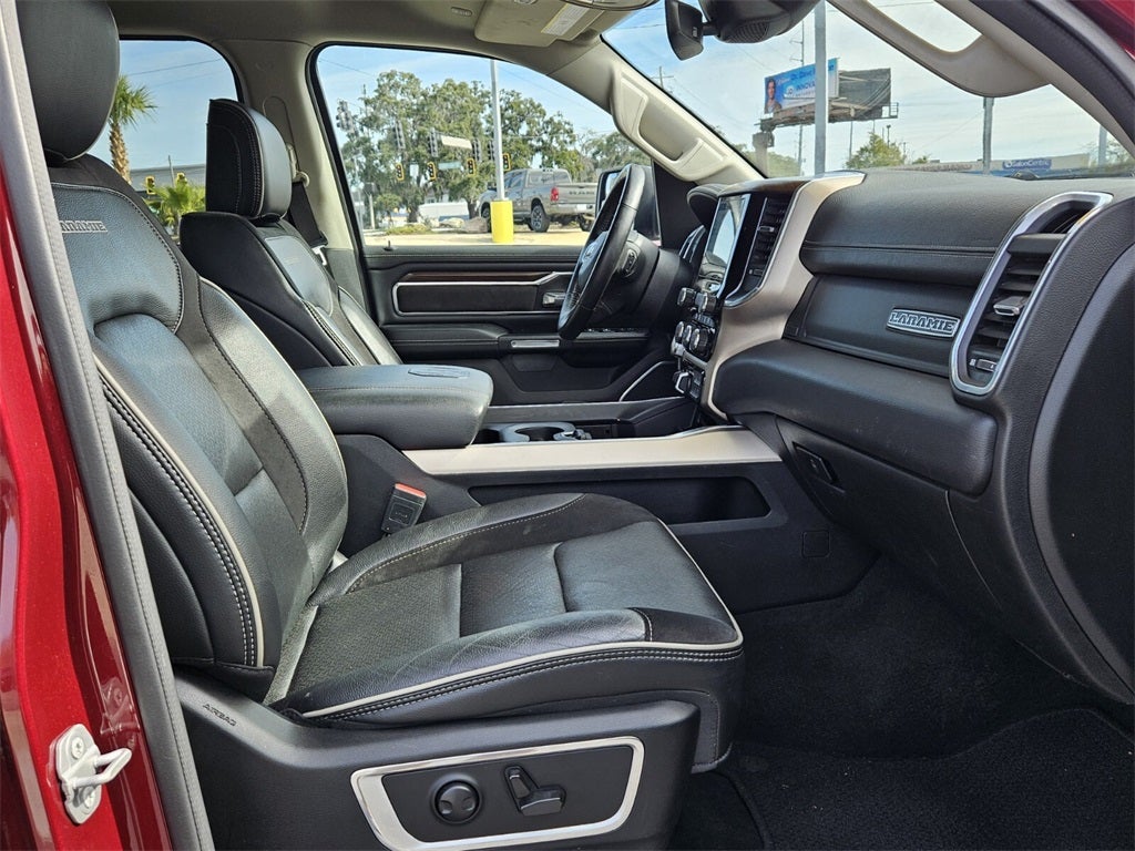 2022 RAM 1500 Laramie Crew Cab 4x4 5'7' Box