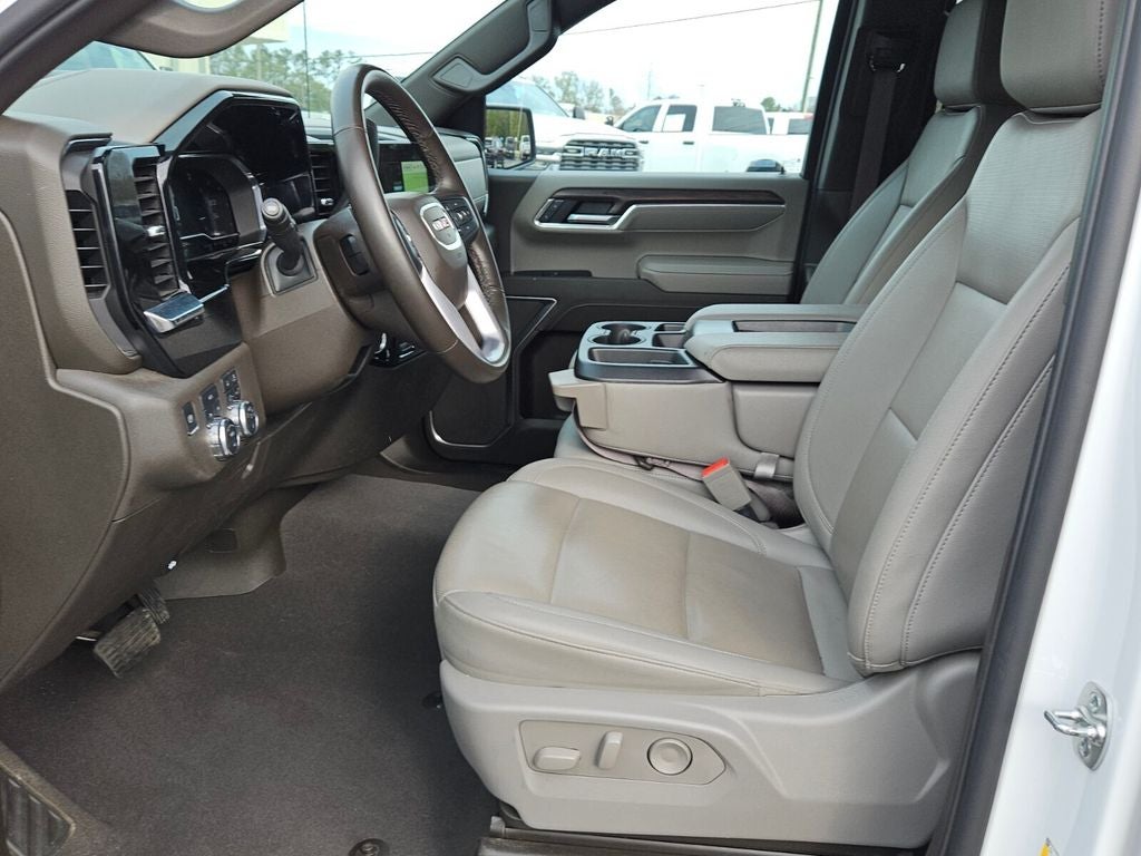 2025 GMC Sierra 1500 4WD Crew Cab Short Box SLT