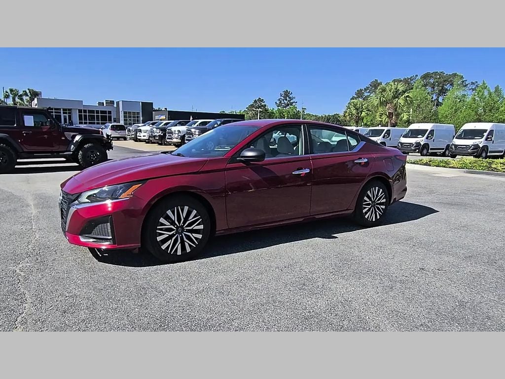 2025 Nissan Altima SV FWD
