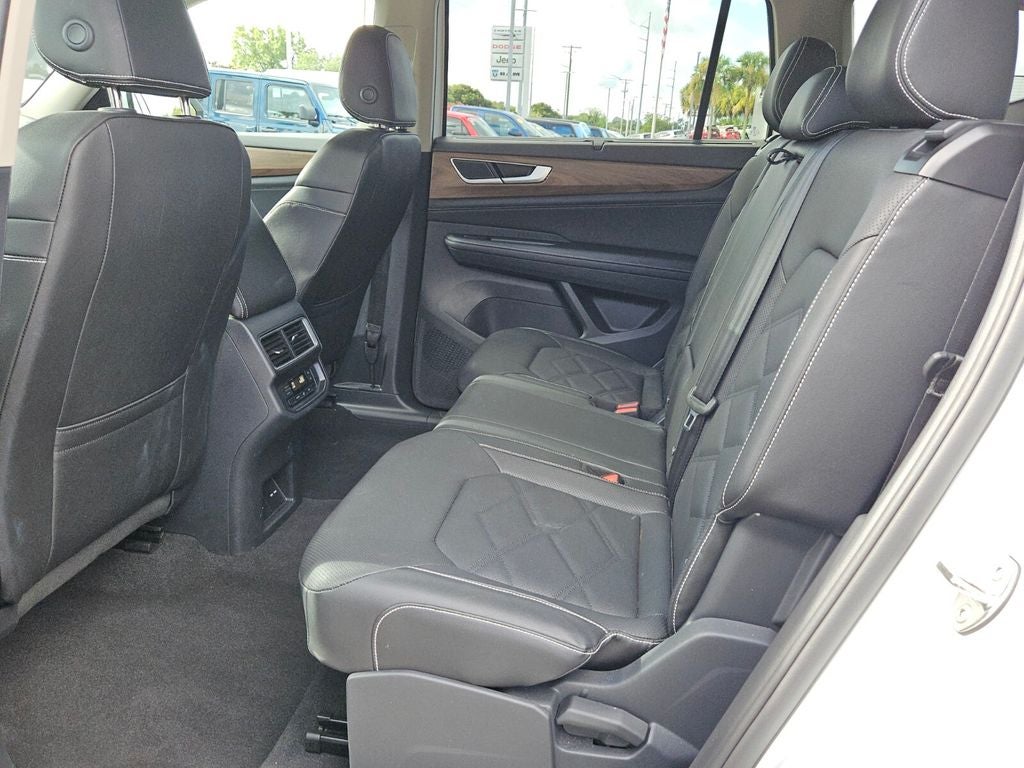 2026 Volkswagen Atlas SE with Technology