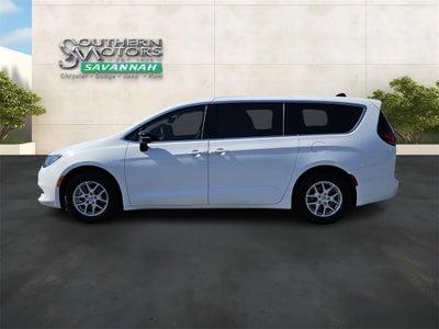 2025 Chrysler Voyager LX