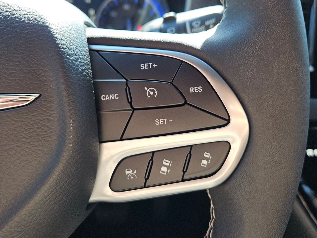 2025 Chrysler Voyager LX