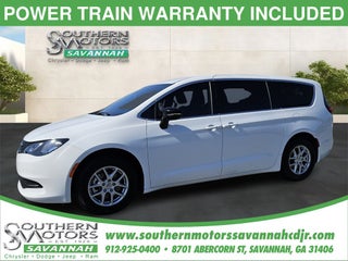 2025 Chrysler Voyager LX