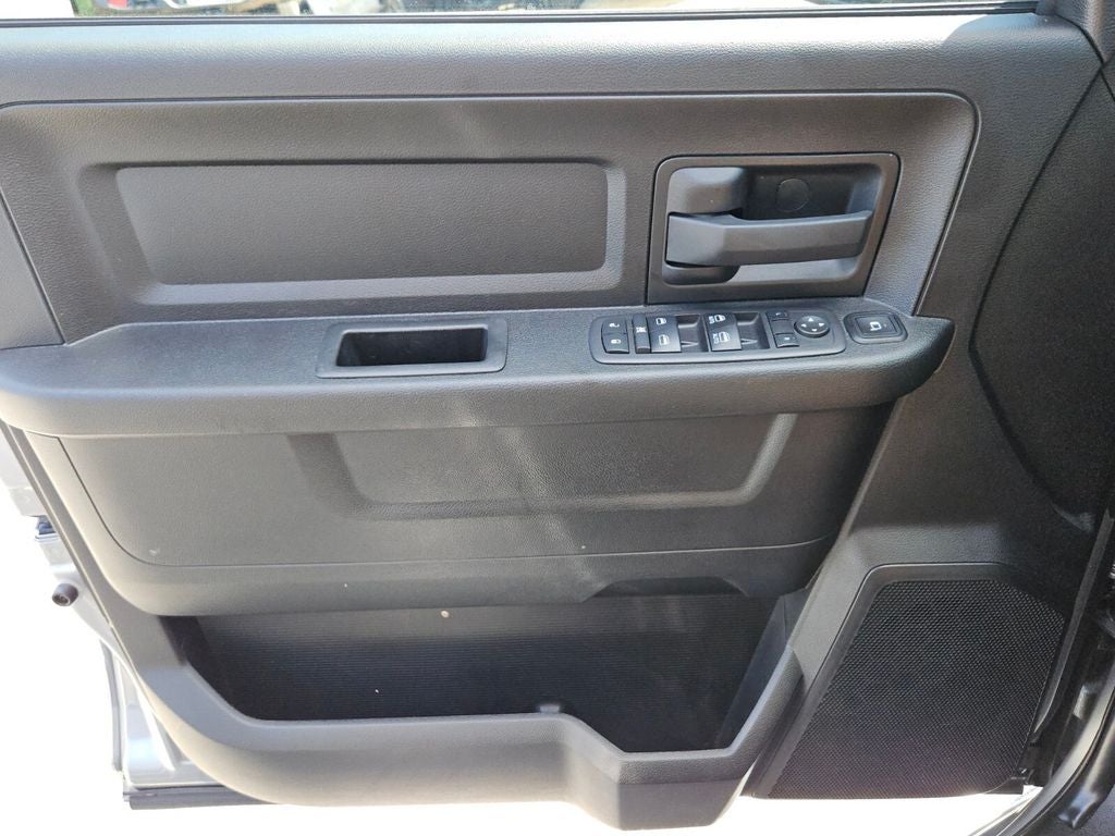 2024 RAM 3500 Tradesman Crew Cab 4x4 8' Box