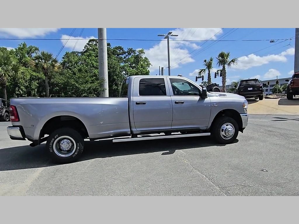 2024 RAM 3500 Tradesman Crew Cab 4x4 8' Box