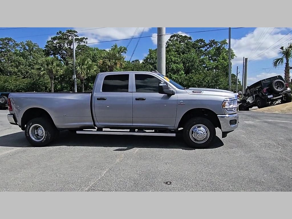 2024 RAM 3500 Tradesman Crew Cab 4x4 8' Box