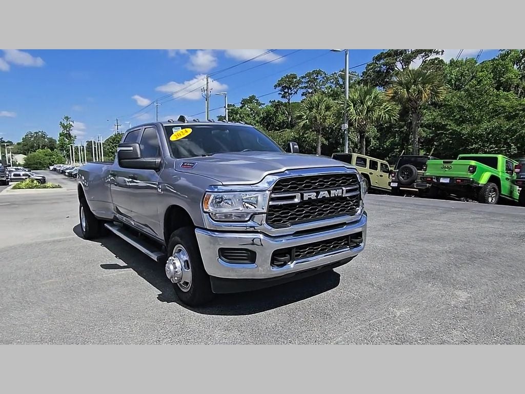 2024 RAM 3500 Tradesman Crew Cab 4x4 8' Box