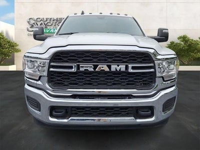 2023 RAM 3500 Tradesman Crew Cab 4x4 8' Box