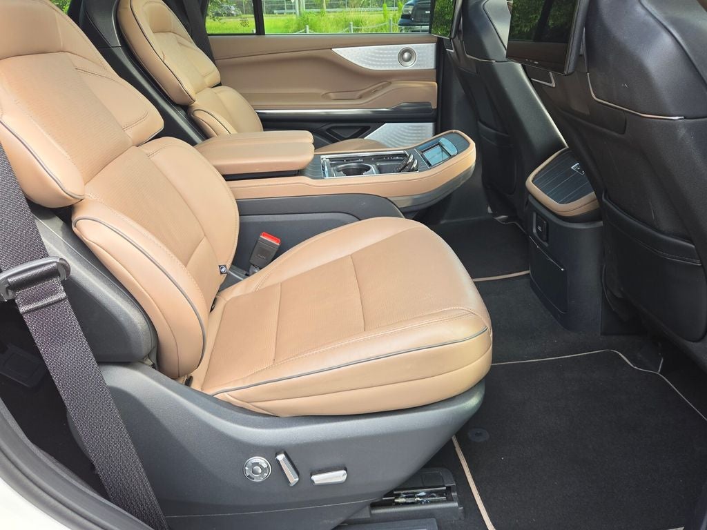 2025 Lincoln Navigator Black Label