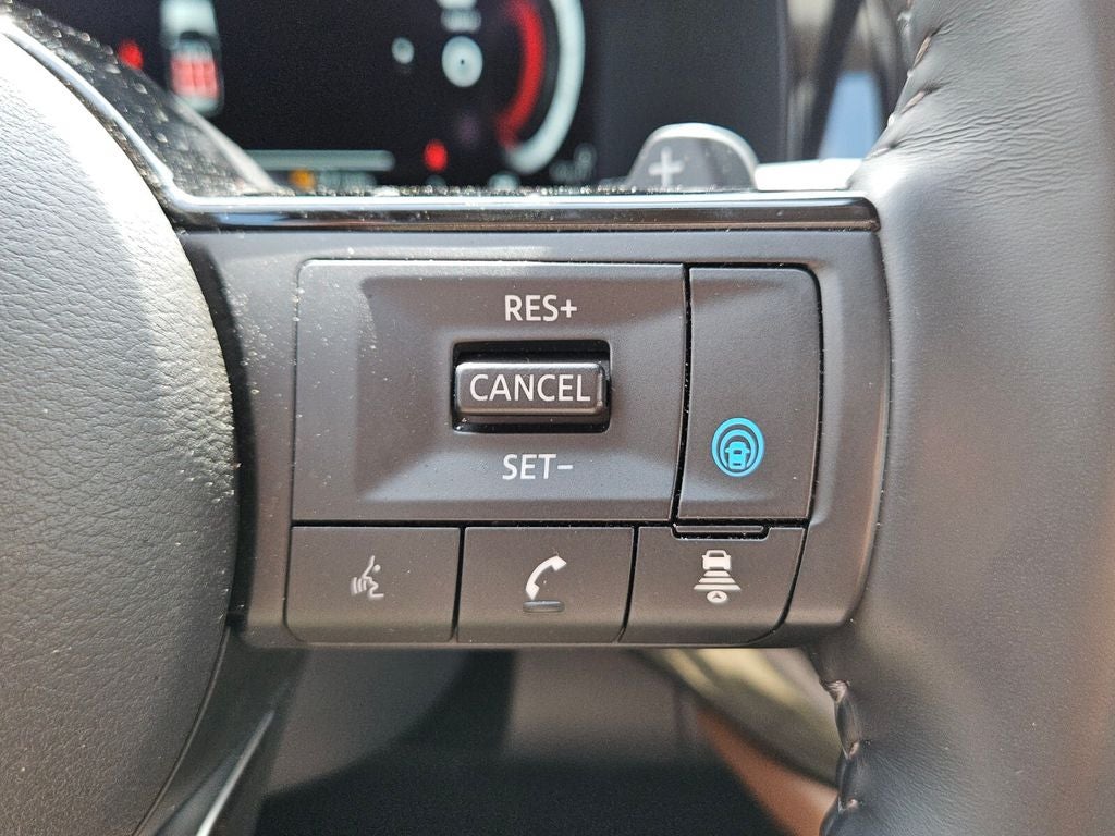 2025 Nissan Pathfinder Platinum FWD