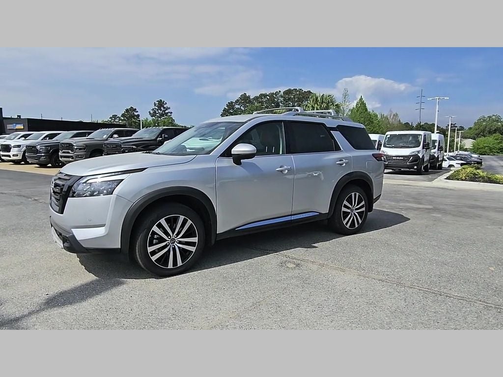 2025 Nissan Pathfinder Platinum FWD
