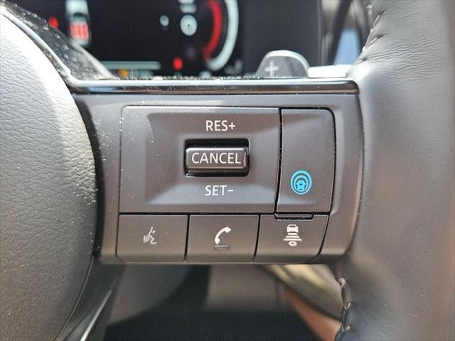 2025 Nissan Pathfinder Platinum FWD