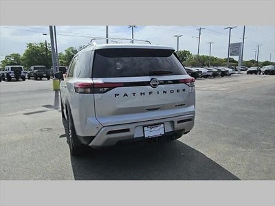 2025 Nissan Pathfinder Platinum FWD