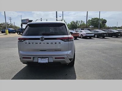 2025 Nissan Pathfinder Platinum FWD