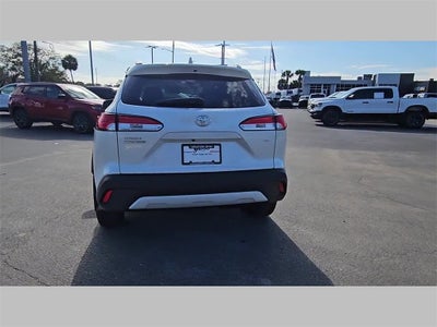 2024 Toyota Corolla Cross LE