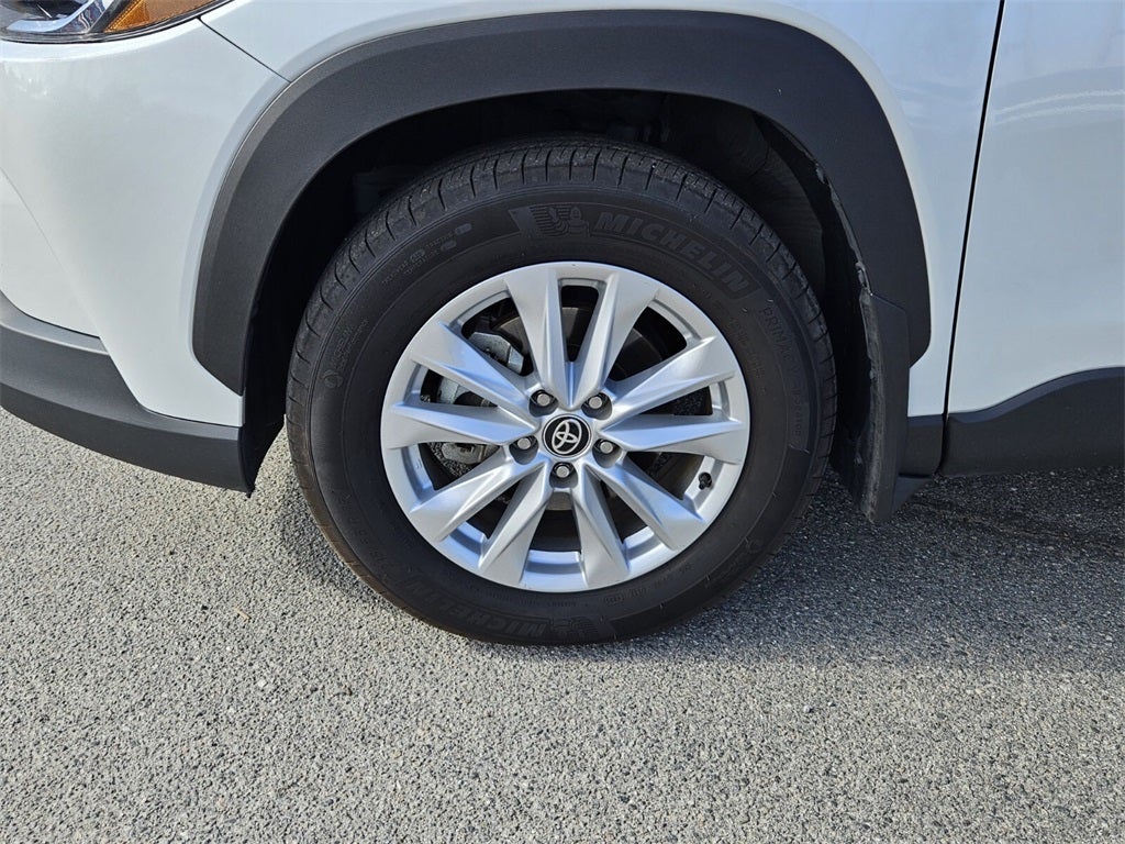2024 Toyota Corolla Cross LE