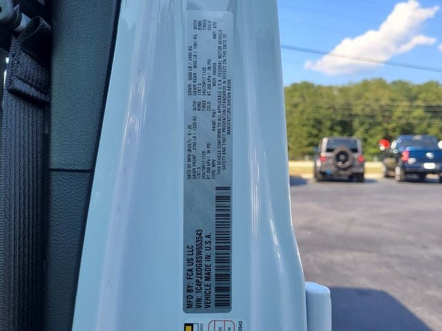 2025 Jeep Wrangler 4-Door Summit 4x4