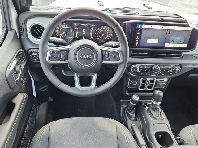2025 Jeep Wrangler 4-Door Sahara 4x4