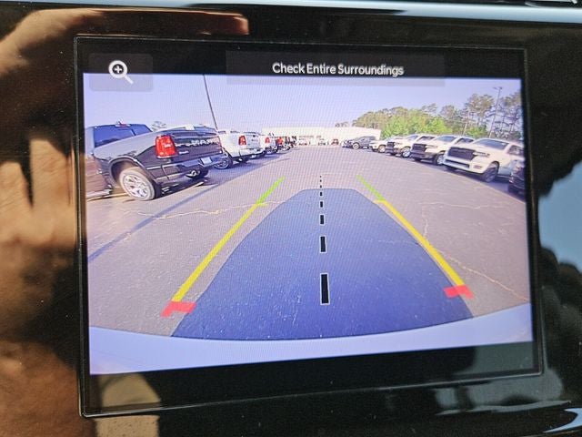2023 Jeep Grand Cherokee Laredo 4x2