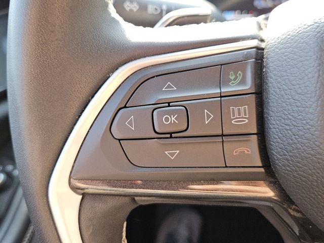 2023 Jeep Grand Cherokee Laredo 4x2