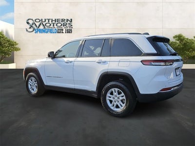 2023 Jeep Grand Cherokee Laredo 4x2