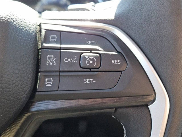 2025 Jeep Grand Cherokee Laredo X 4x4