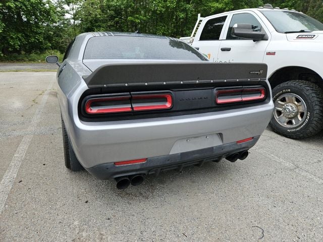 2016 Dodge Challenger 392 Hemi Scat Pack Shaker