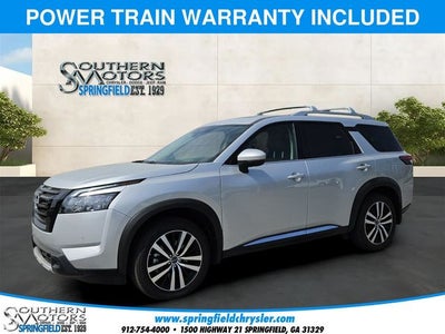 2025 Nissan Pathfinder Platinum FWD