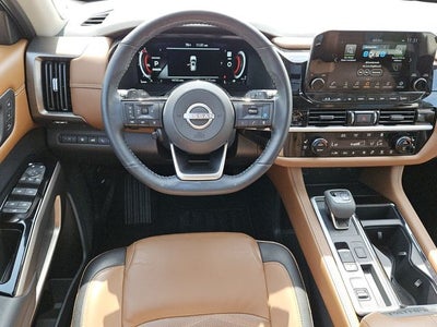 2025 Nissan Pathfinder Platinum FWD