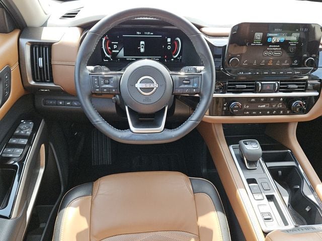 2025 Nissan Pathfinder Platinum FWD