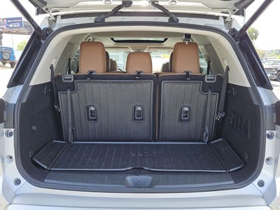2025 Nissan Pathfinder Platinum FWD