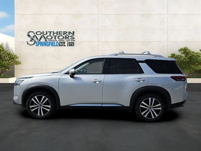 2025 Nissan Pathfinder Platinum FWD