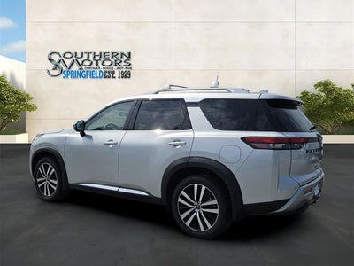 2025 Nissan Pathfinder Platinum FWD