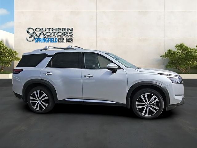 2025 Nissan Pathfinder Platinum FWD