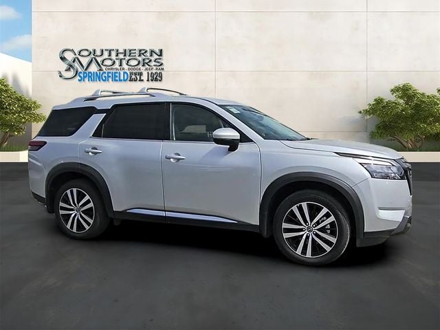 2025 Nissan Pathfinder Platinum FWD
