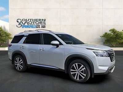 2025 Nissan Pathfinder Platinum FWD