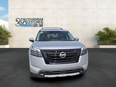 2025 Nissan Pathfinder Platinum FWD