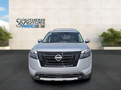 2025 Nissan Pathfinder Platinum FWD