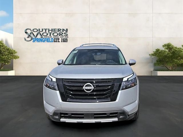 2025 Nissan Pathfinder Platinum FWD