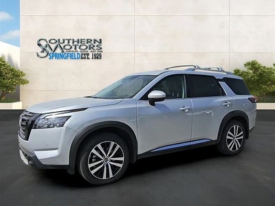 2025 Nissan Pathfinder Platinum FWD
