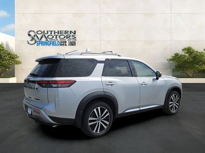 2025 Nissan Pathfinder Platinum FWD